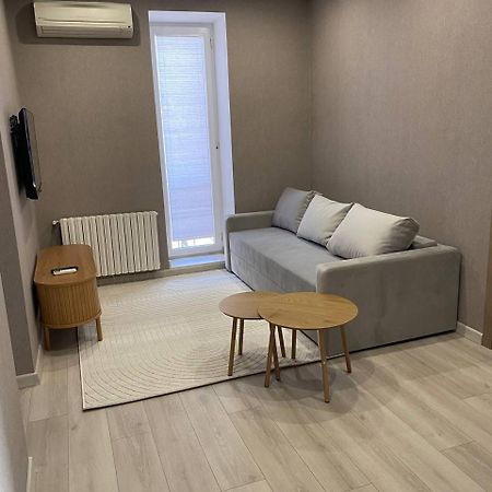 Apartpoltava Двокімнатні Апартаменти З Джакузі Біля Листопаду Exterior photo