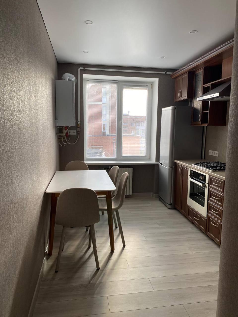 Apartpoltava Двокімнатні Апартаменти З Джакузі Біля Листопаду Exterior photo