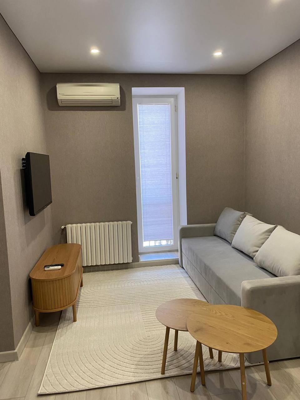 Apartpoltava Двокімнатні Апартаменти З Джакузі Біля Листопаду Exterior photo
